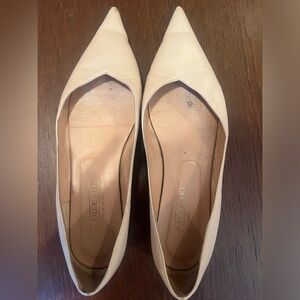 Lou.Earl Nude Italian Leather Pointed Toe Flats